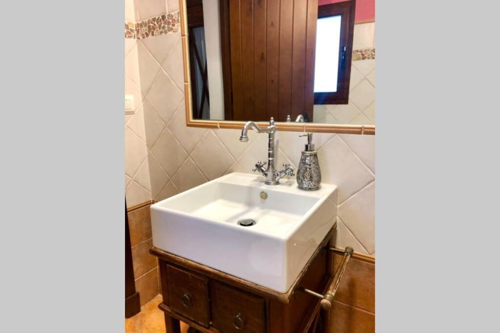 Gatu Premium Villa Lurberri Piscina Privada, 4 Dormitorios, 2 Banos, Parking , Jardines, " Preferente Mayores De 25 Anos Y Familias " In Y Barbacoa Чиклана-де-ла-Фронтера Экстерьер фото